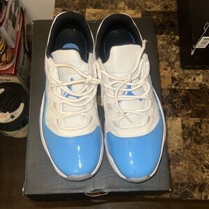 AIR JORDAN 11 CMFT LOW